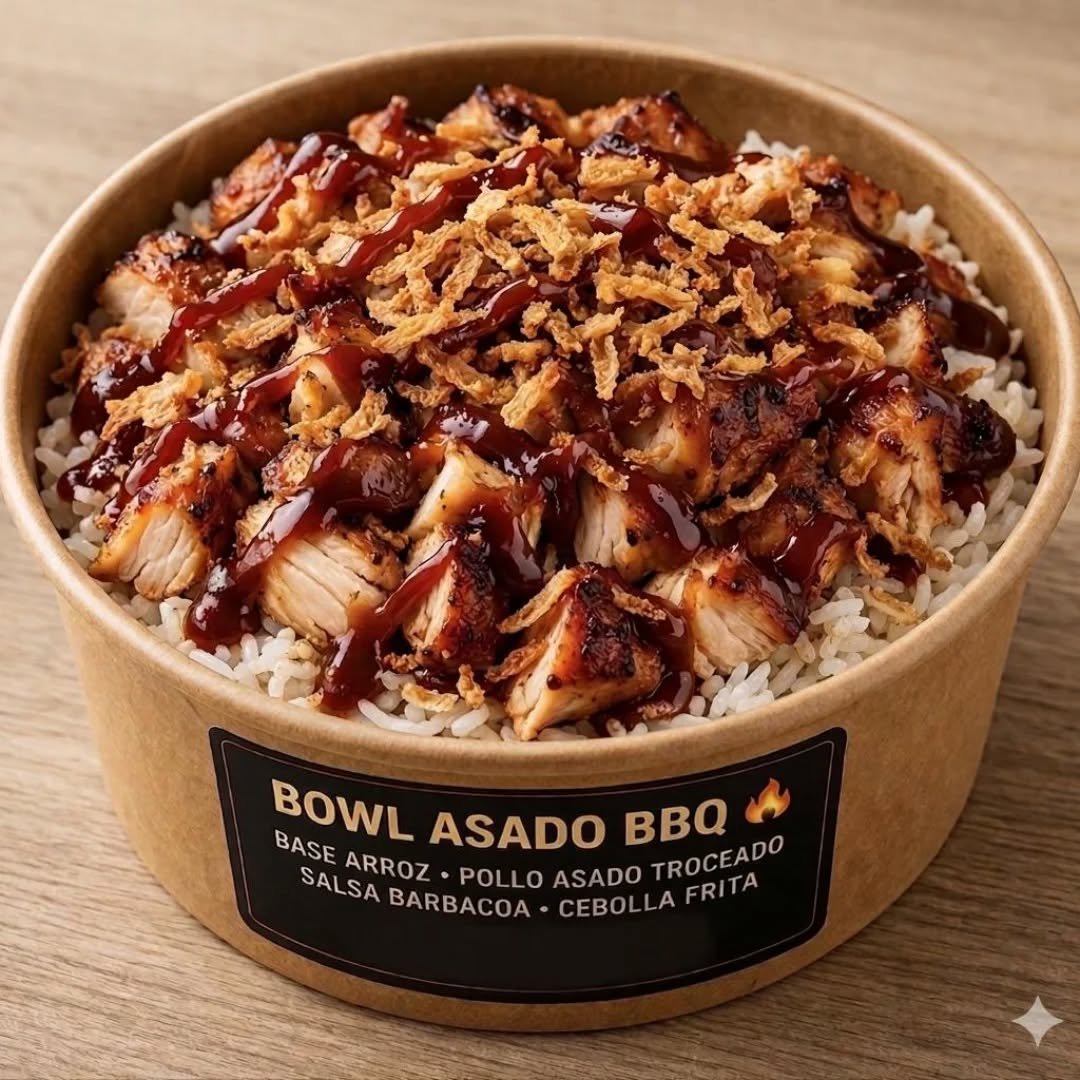 Empezamos nuestra nueva serie de Bowls Calientes, El primero de nuestra edición, Asado BBQ, La combinación perfecta de nuestro pollo asado, bañado en una salsa  BBQ irresistible, si buscas un sabor intenso este es tu bowl, en base de arroz, y adornado con cebolla frita.#asado #bowl